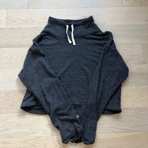 Women’s sweatshirt